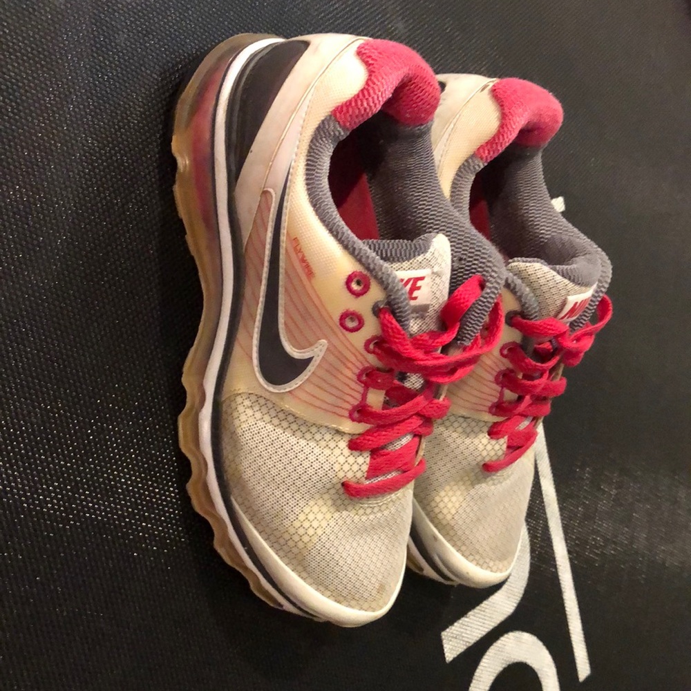 Nike flywire sneakers.